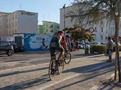 ...e partire sul lungomare in direzione nord. Questo passaggio di transizione da uno sport ad un altro � detto �T1�